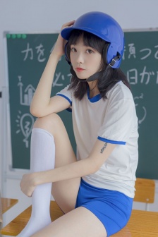 美女100%露全身